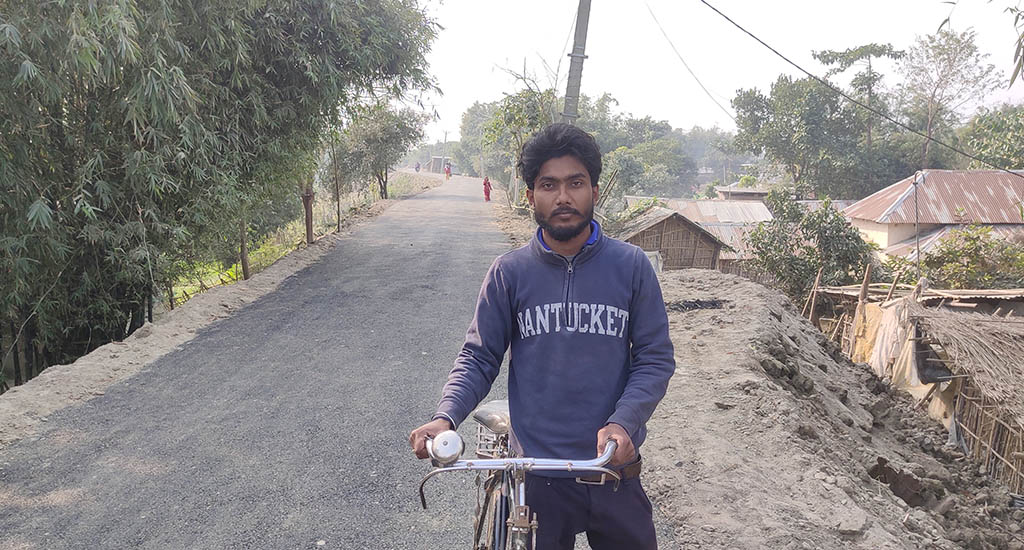 Sarifull in a village during his bicycle campaign