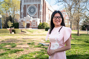 Two University of Richmond Students Receive Grants for Projects Focused on Human-Wildlife Interaction and Human Trafficking