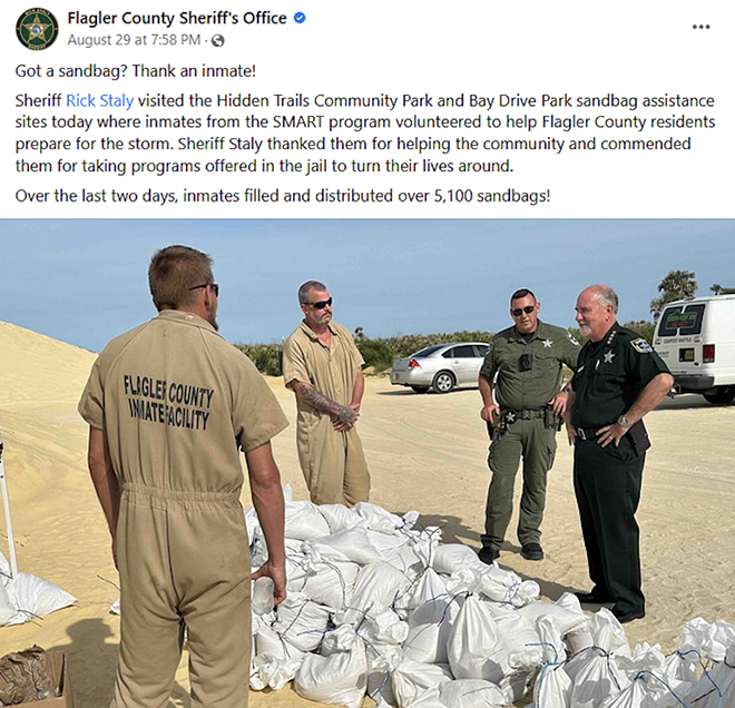 Flagler County Sheriff Rick Staley thanks unpaid laborers from the county jail for filling sandbags ahead of Hurricane Idalia. (Aug. 29, 2023) - Photo via Lake County Sheriff's Office / Facebook